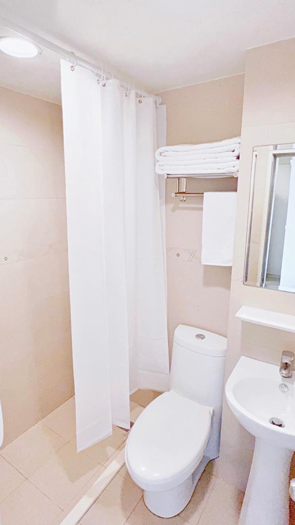 Kiwi Express Hotel - Zhong Zheng Branch Тайджун Екстериор снимка
