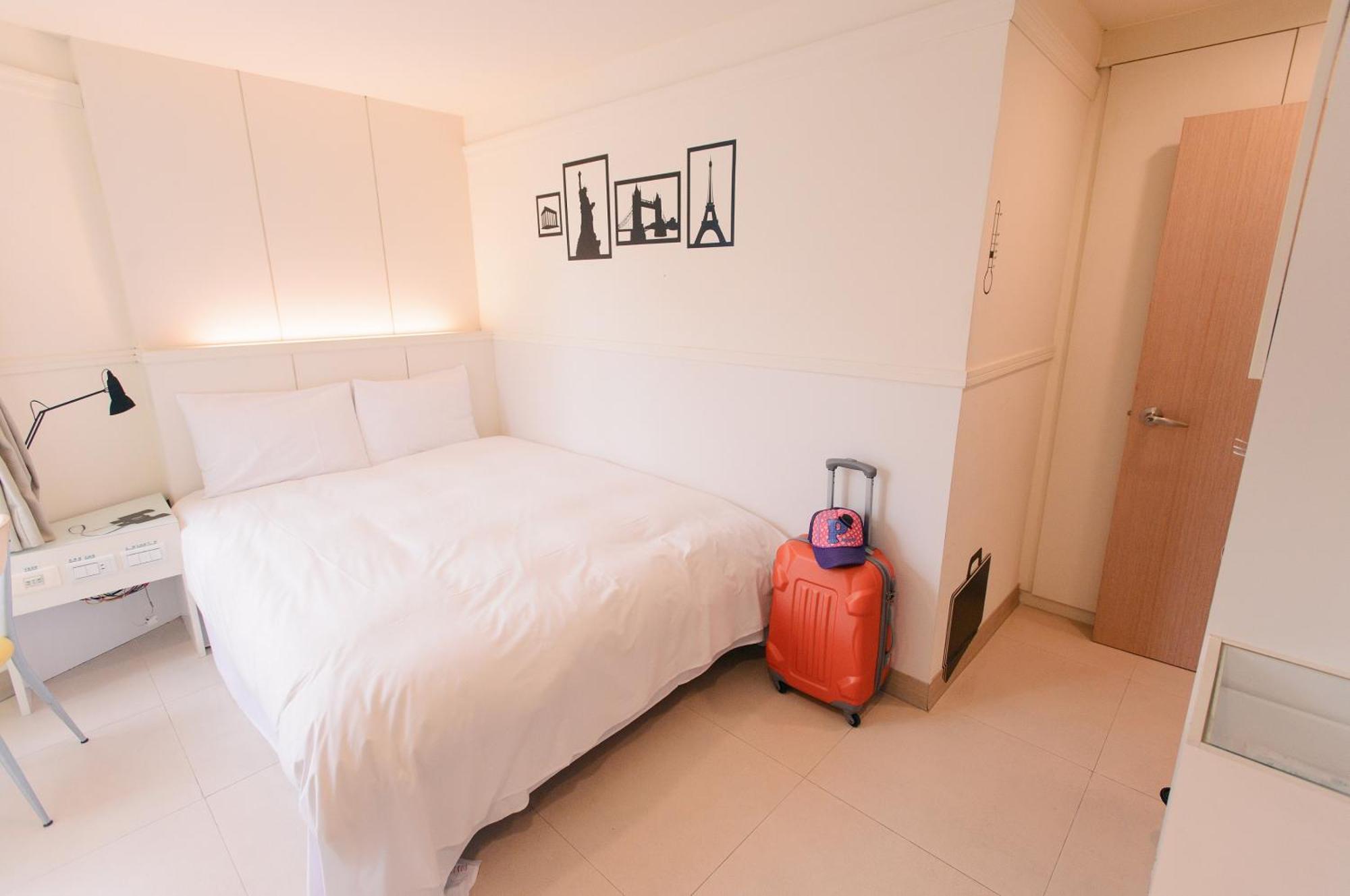 Kiwi Express Hotel - Zhong Zheng Branch Тайджун Екстериор снимка