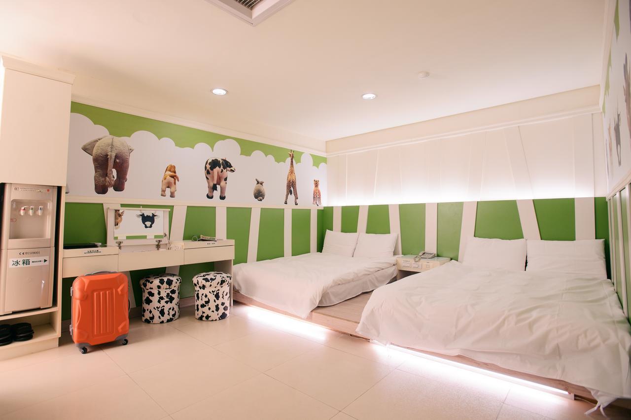 Kiwi Express Hotel - Zhong Zheng Branch Тайджун Екстериор снимка