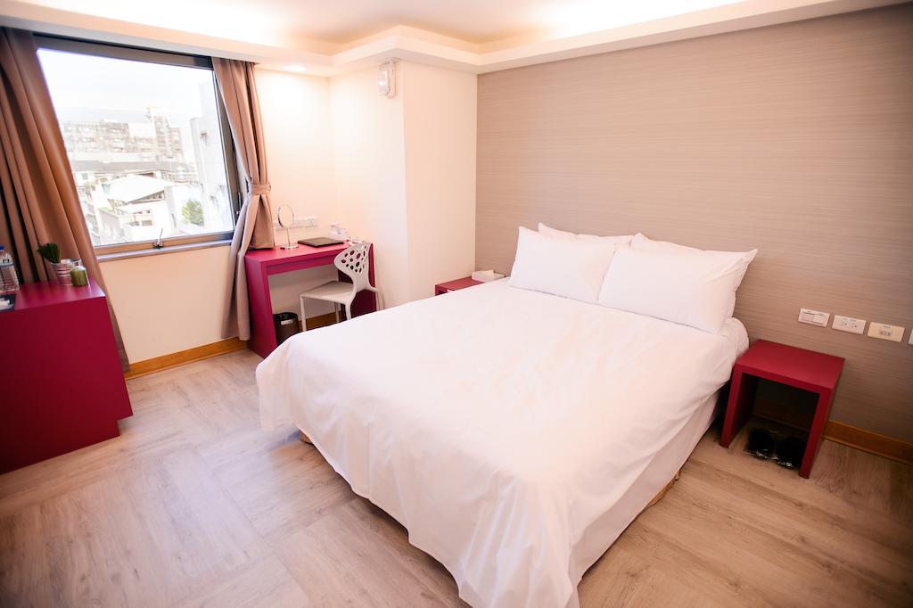 Kiwi Express Hotel - Zhong Zheng Branch Тайджун Стая снимка