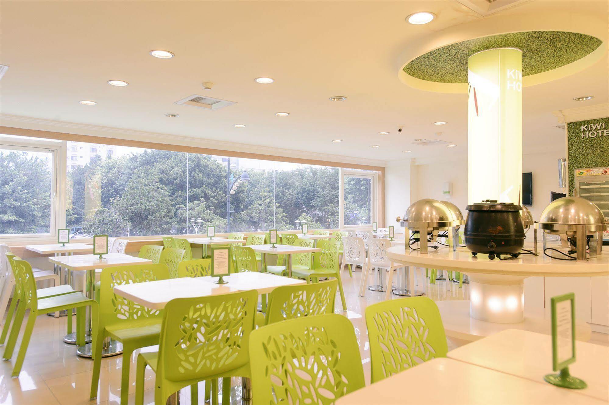 Kiwi Express Hotel - Zhong Zheng Branch Тайджун Екстериор снимка